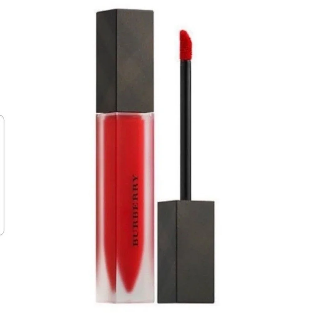 Burberry Liquid Lip Velvet – Military Red No.41 New in Box